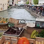 Magnifique A Deux Pas Du Et Pres Du Centre * Annecy