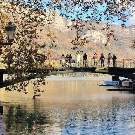 Magnifique A Deux Pas Du Et Pres Du Centre Annecy